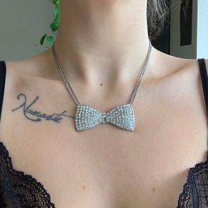 💍 Silver Rhinestone Bowtie Choker Necklace